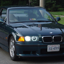 BMW 323i Coupé Automatic