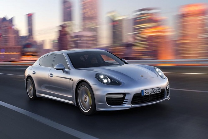 Panamera Executive tem uma plataforma 15mm mais comprida