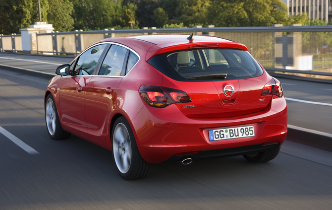 Opel Astra 1.7 CDTI 110cv Cosmo ecoFLEX