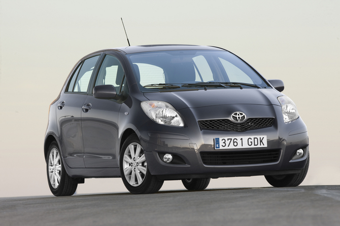 Toyota Yaris Liftback 5-Door AT