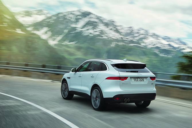 The diesel and V6 petrol complete the range of the F-Pace, both receiving standard all-wheel drive and an automatic eight-speed