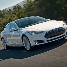 Model S e Roadster 2.5 são importados e vendidos pela Zeev