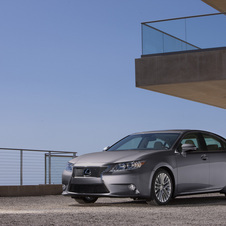 Next Generation Lexus ES Offered as Hybrid with Brand New Styling