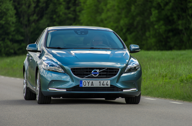 Volvo V40 D4 Momentum