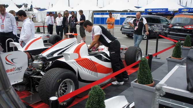 Carro F1 com 3 lugares no WTCC no Porto (2011)