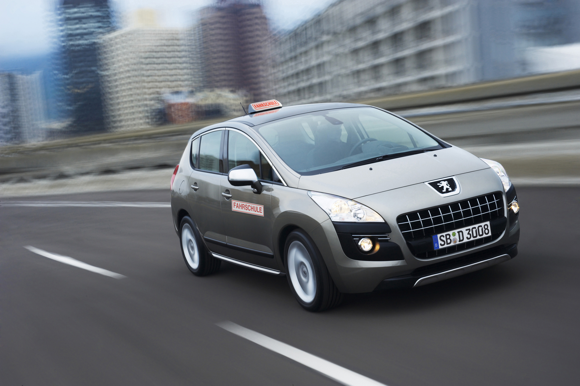 Peugeot 3008 Roland Garros 1.6 HDi CVM6 JLL 18