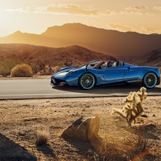 New Pagani Huayra Roadster is 80kg lighter than the coupé version