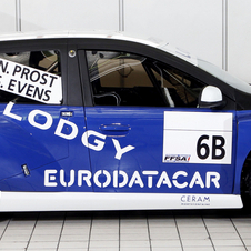 Dacia unveil MPV race car