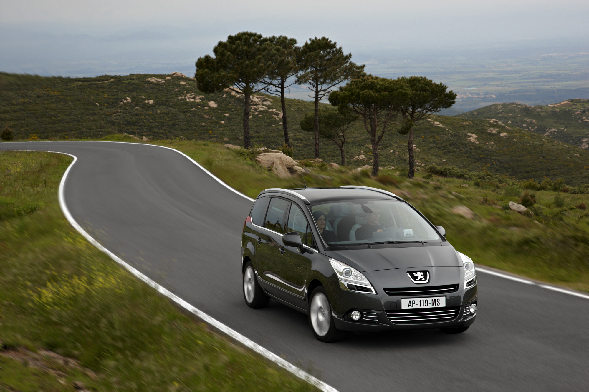 Peugeot 5008 Allure 1.6 e-HDi 2-tronic JLL 17