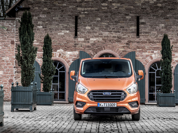 Ford Transit Custom Kombi Sport 290L1 2.0TDCi H1 - Teto Baixo Ford Transit Custom Kombi Sport 290L1 2.0TDCi H1 - Teto Baixo