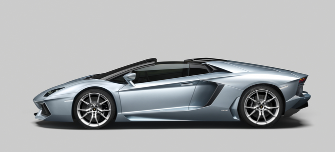 O modelo open-top da Lamborghini tem 700cv