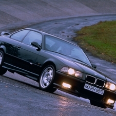 O E36 M3 chegou em 1992 mas não teve tanto sucesso em competição como o carro original O E36 M3 chegou em 1992 mas não teve tanto sucesso em competição como o carro original