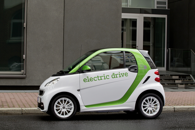 O fortwo electric está equipado com um motor de 55kW que permite atingir uma velocidade máxima de 125km/h