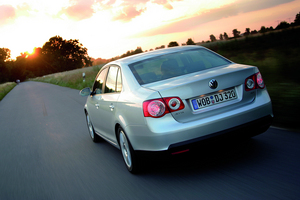 Volkswagen Jetta 1.9I TDI 105cv DSG7 DPF Trendline