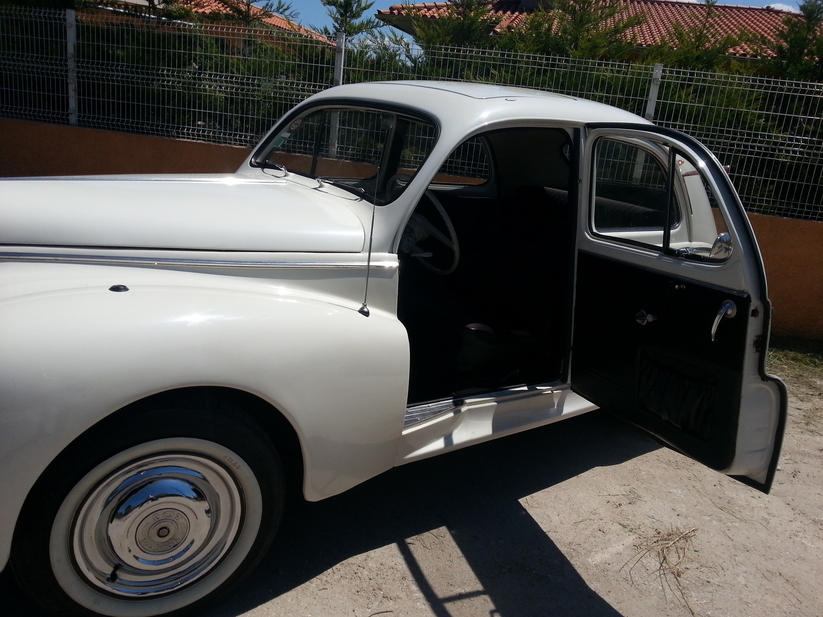 Peugeot 203 Saloon