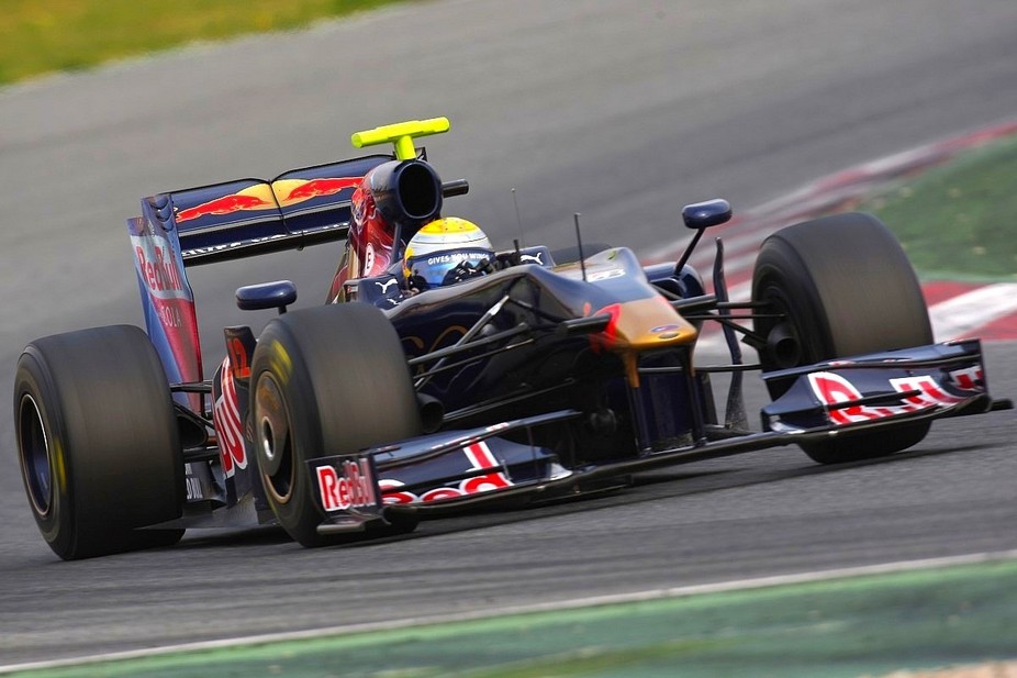 Sebastien Buemi hits marshal in Japan