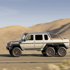 It rides on headlock wheels with massive, 37in off-road tires