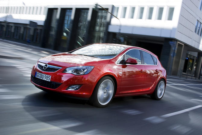 Opel Astra Gen.4