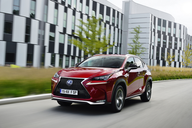 Lexus NX 300h F SPORT AWD