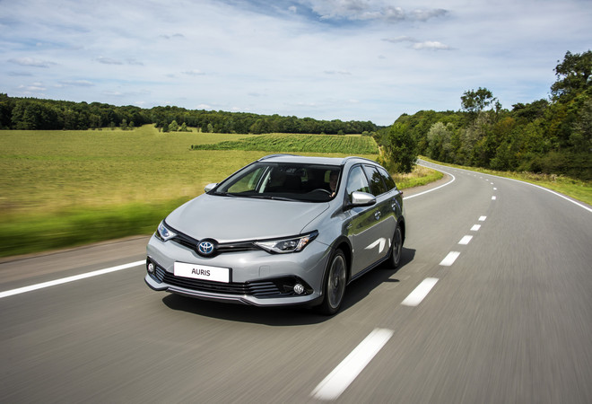 Toyota Auris Touring Sports 1.4 D-4D Comfort Toyota Auris Touring Sports 1.4 D-4D Comfort