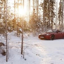 Jaguar XKR-S Takes a Drive Through the Finnish Snow Jaguar XKR-S Takes a Drive Through the Finnish Snow