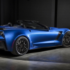 O Corvette Z06 Convertible chega pelo menos aos 625cv graças ao motor supercharged V8 de 6.2 litros