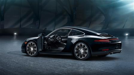 Porsche 911 Carrera Black Edition