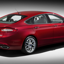 New Ford Fusion: first gasoline, hybrid and plug-in hybrid sedan