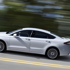 New Ford Fusion: first gasoline, hybrid and plug-in hybrid sedan