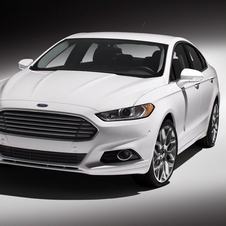 New Ford Fusion: first gasoline, hybrid and plug-in hybrid sedan