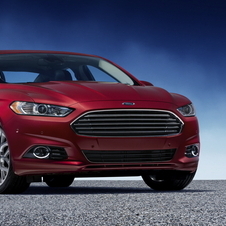 New Ford Fusion: first gasoline, hybrid and plug-in hybrid sedan