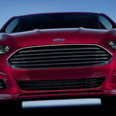 New Ford Fusion: first gasoline, hybrid and plug-in hybrid sedan