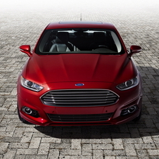 New Ford Fusion: first gasoline, hybrid and plug-in hybrid sedan