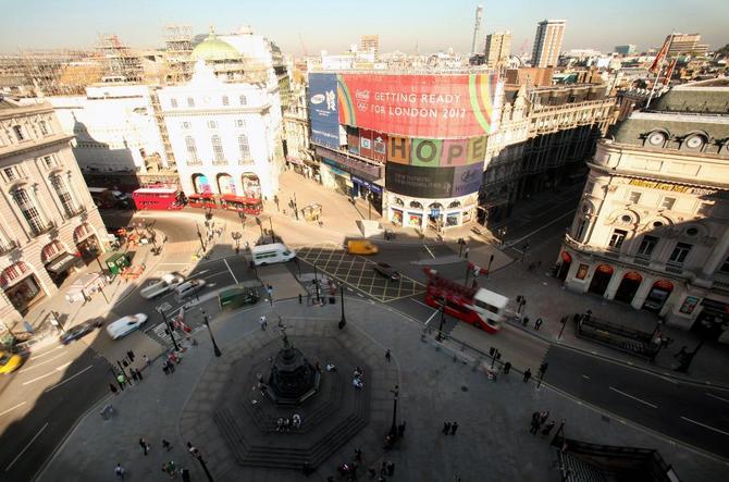 Hyundai Takes Over Piccadilly Circus