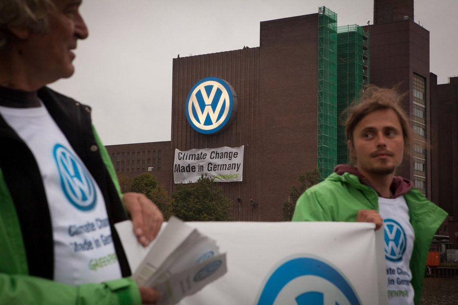 Greenpeace führt schon seit einiger Zeit eine Klima-Offensive gegen Volkswagens aktuelle Umweltbilanz.