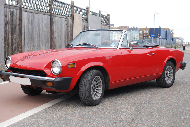 Fiat 124 Sport Spider 2000i