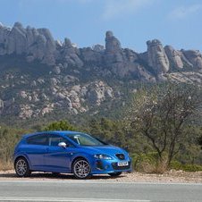 Seat Leon FR+ Supercopa Gets Interior and Exterior Upgrades