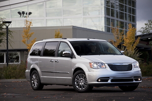 Chrysler Town & Country (modern) Touring-L