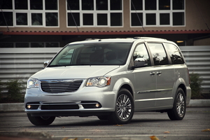 Chrysler Town & Country (modern) Touring-L