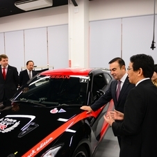 Carlos Gosh esteve presente na inauguração da nova fábrica da Nismo