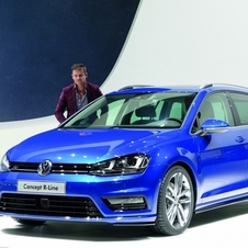 A l’extérieur, la Golf SW Concept R-Line présente une face avant customisée...