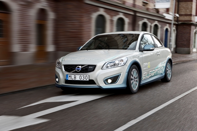 It could be an alternative to plugging vehicles in to charge It could be an alternative to plugging vehicles in to charge