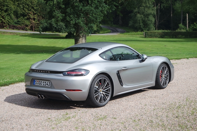 Porsche 718 Cayman S PDK