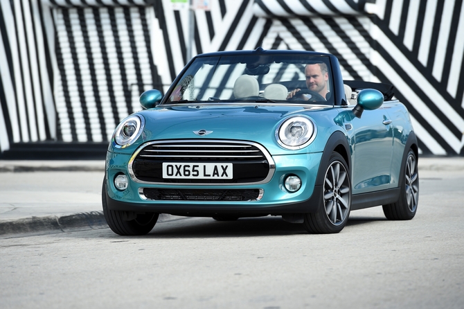 MINI (BMW) Cooper D Convertible