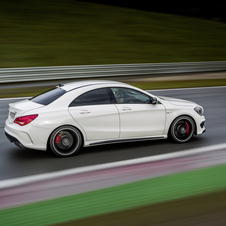 O CLA45 AMG estará à venda em setembro