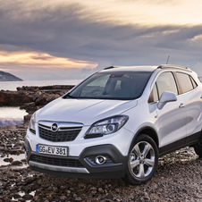 Bien que mesurant 4,28 mètres seulement, l’Opel Mokka peut accueillir cinq personnes.