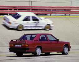 Mercedes-Benz 190 E 2.5-16 AT