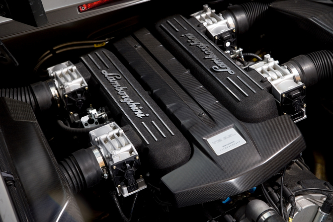 The engine was the same 6.5l V12 from the Murcielago but tuned to 650hp