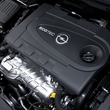 2012 Opel Insignia Focuses on Efficiency with New Engines