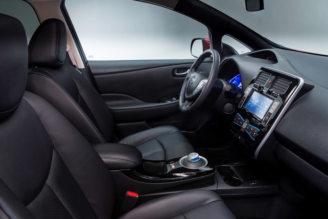 Nissan's Carwings system integrates the navigation, bluetooth and remote HVAC control